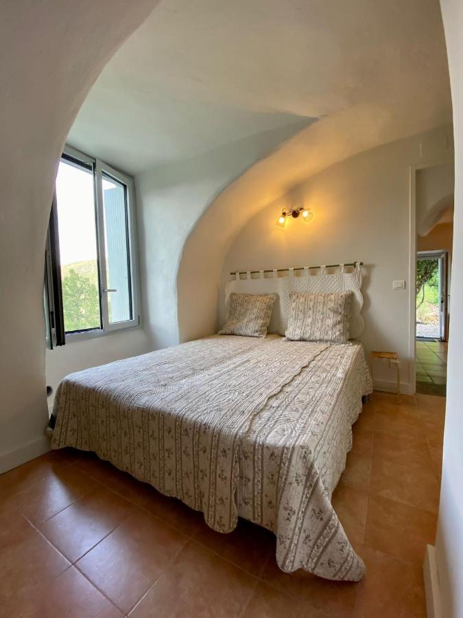 Gîte en Cévennes du sud, bergerie restaurée, 2 à 4 personnes, piscine, vue exceptionnelle, authenticité et confort Saint-Laurent-le-Minier Exterior foto