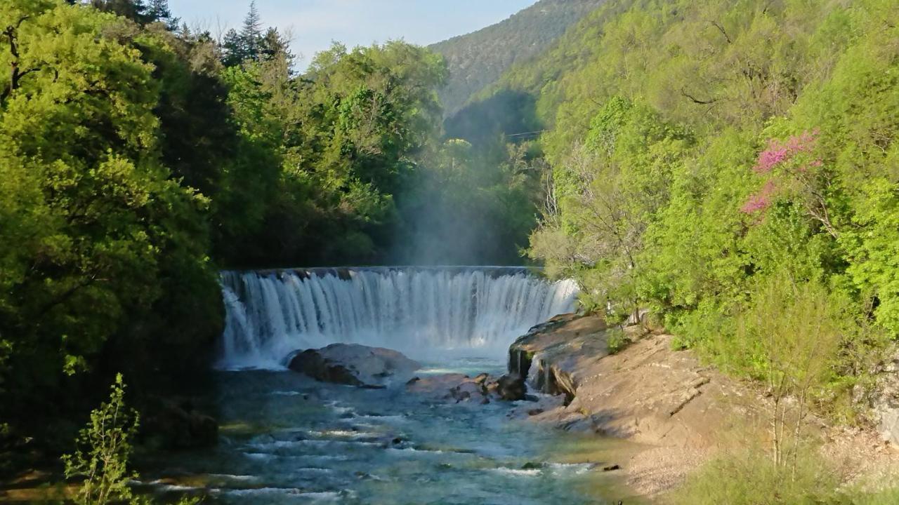 Gîte en Cévennes du sud, bergerie restaurée, 2 à 4 personnes, piscine, vue exceptionnelle, authenticité et confort Saint-Laurent-le-Minier Exterior foto