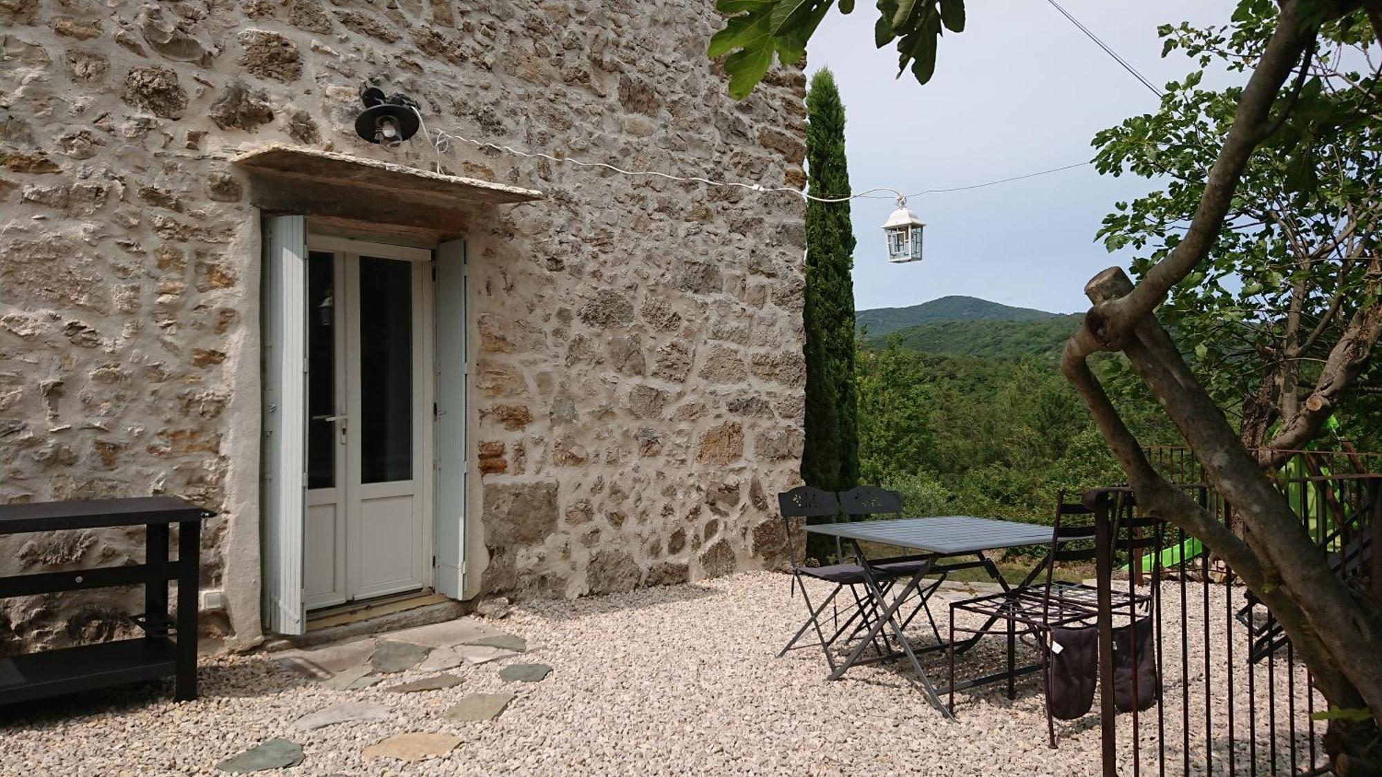 Gîte en Cévennes du sud, bergerie restaurée, 2 à 4 personnes, piscine, vue exceptionnelle, authenticité et confort Saint-Laurent-le-Minier Exterior foto